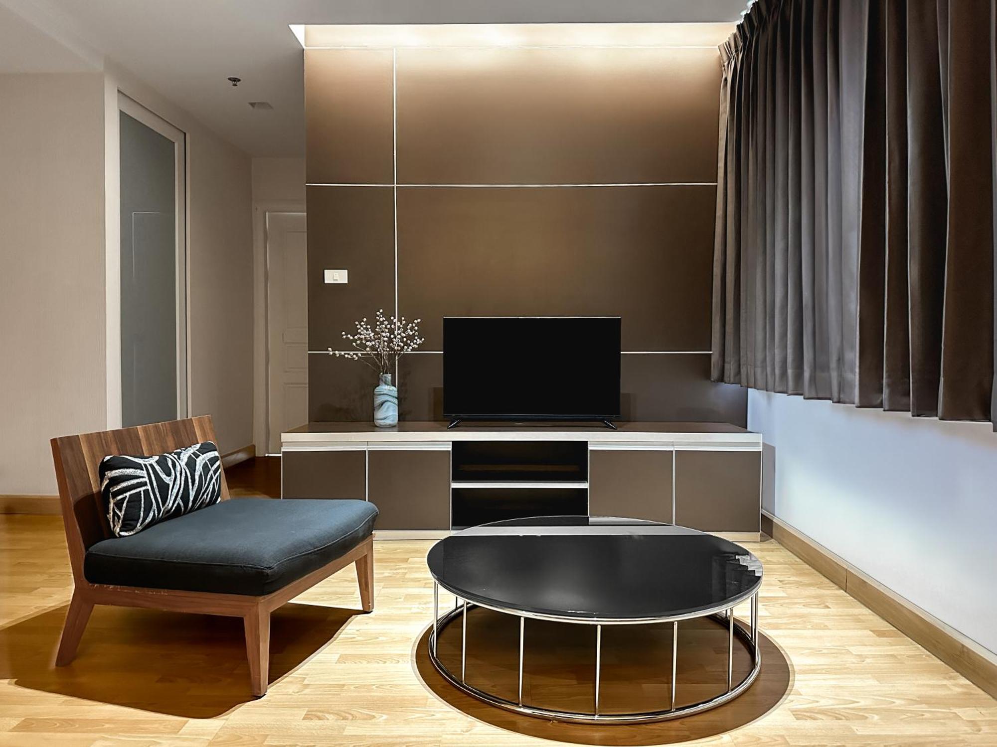 Ferienwohnung Nantiruj Tower - นันทิรุจ ทาวเวอร์ เซอร์วิสอพาร์ทเม้นท์ สุขุมวิท ซอย 8 Bangkok Exterior foto