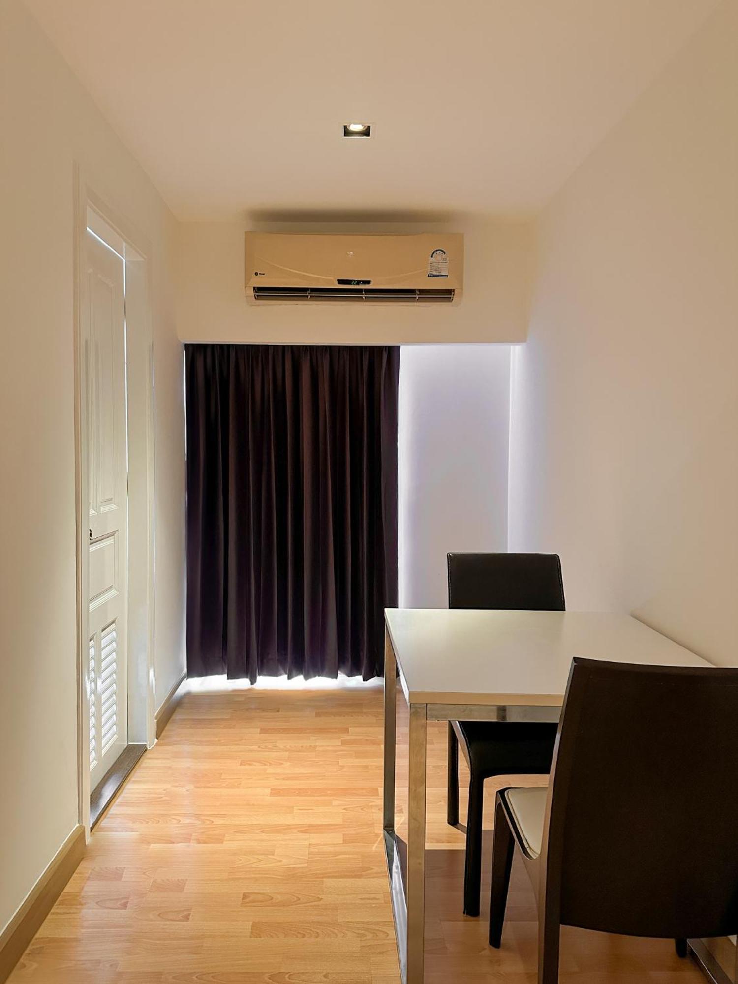 Ferienwohnung Nantiruj Tower - นันทิรุจ ทาวเวอร์ เซอร์วิสอพาร์ทเม้นท์ สุขุมวิท ซอย 8 Bangkok Exterior foto