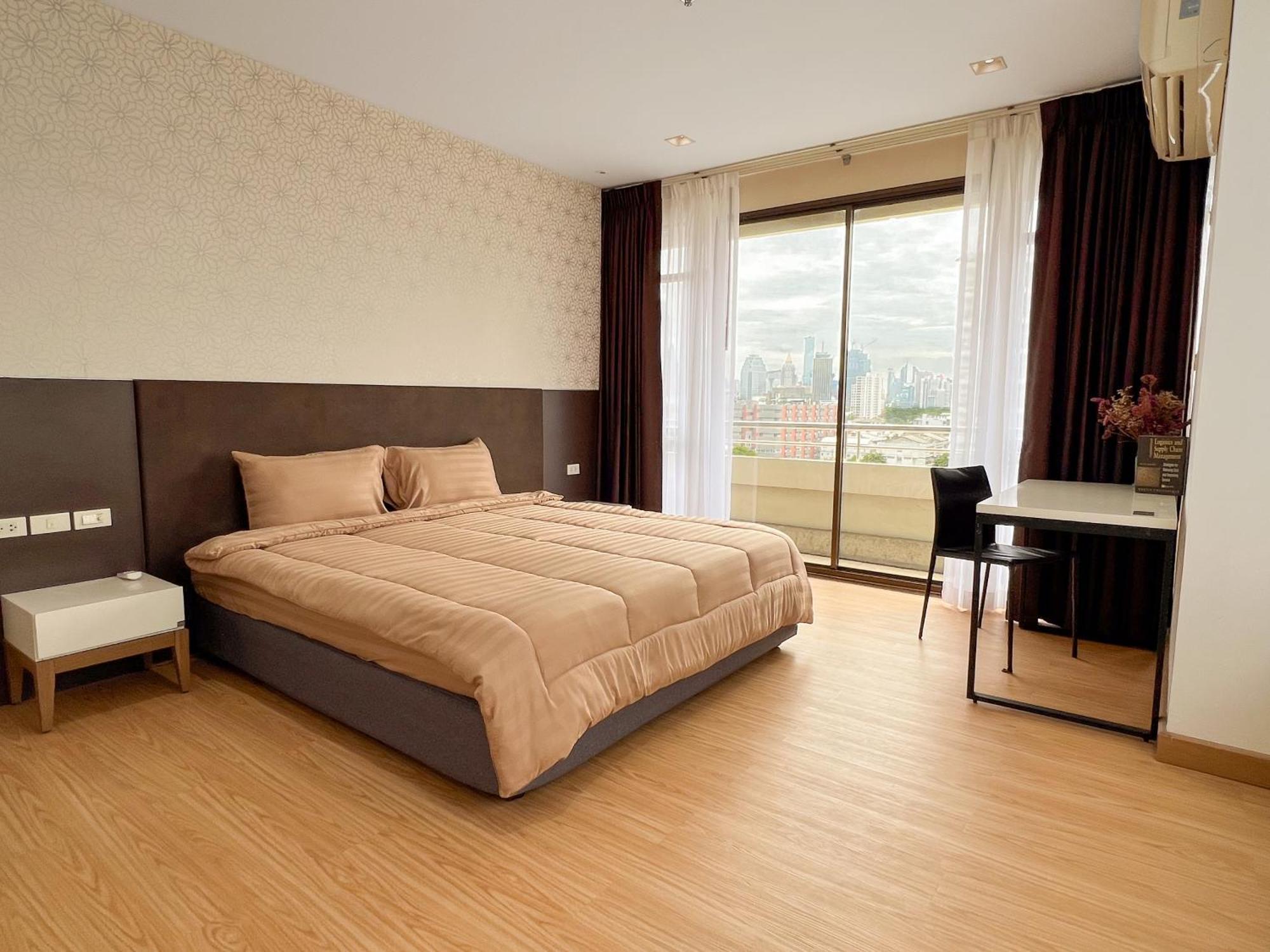 Ferienwohnung Nantiruj Tower - นันทิรุจ ทาวเวอร์ เซอร์วิสอพาร์ทเม้นท์ สุขุมวิท ซอย 8 Bangkok Exterior foto